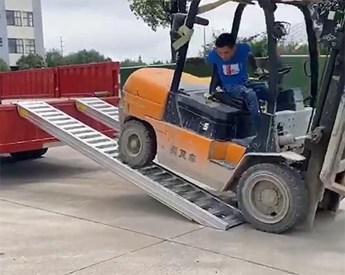 崇左铝合金梯子的安全问题必须高度重视